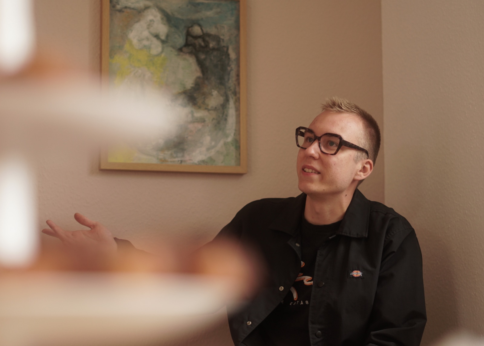 Jannik Fischer im Gespräch mit einem Kunden